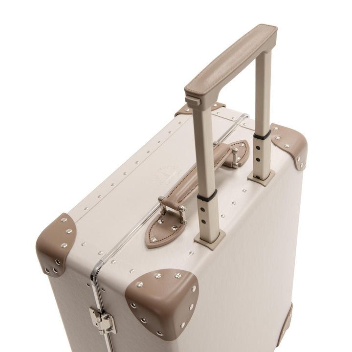 Metropolis · Carry-On - 4 Wheels | Chalk/Moss/Chrome