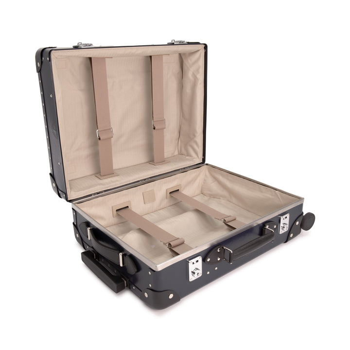 Explorer · Carry-On - 4 Wheels | Navy/Black/Chrome