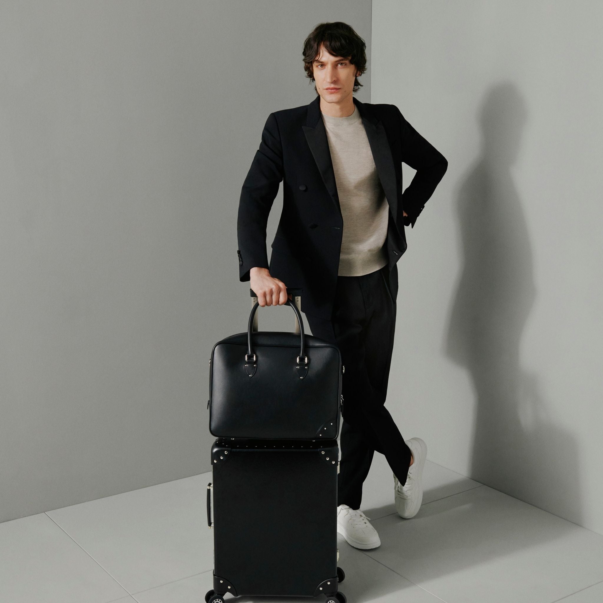 Metropolis · Laptop Case | Black/Chrome